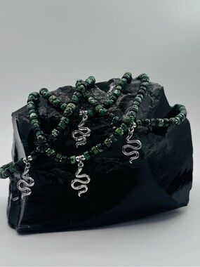 *ANKLET* Silver Snake with African Turquoise Stone Stretchy Anklet